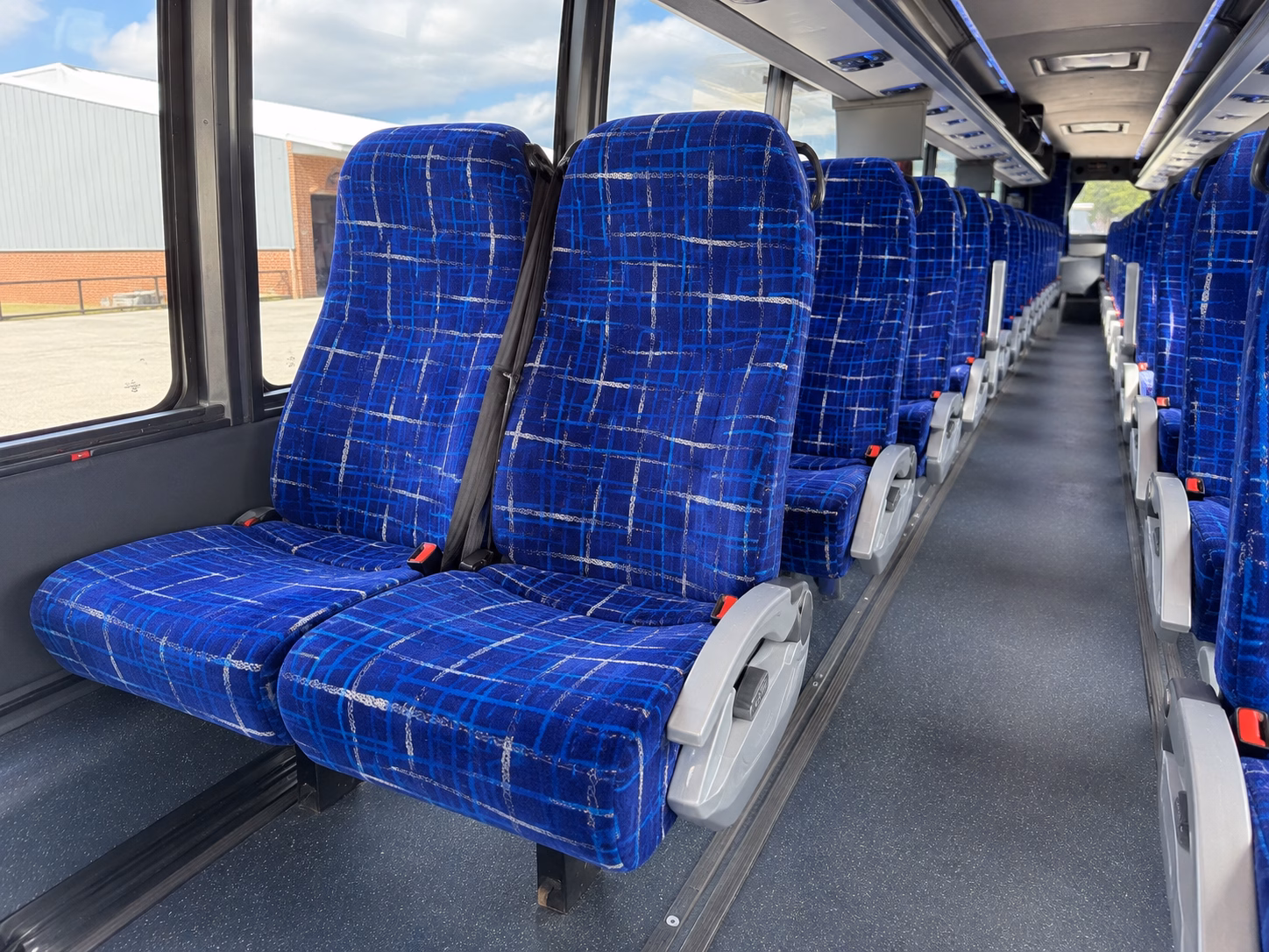 charter buses to spring training games at salt river fields and scottsdale stadium