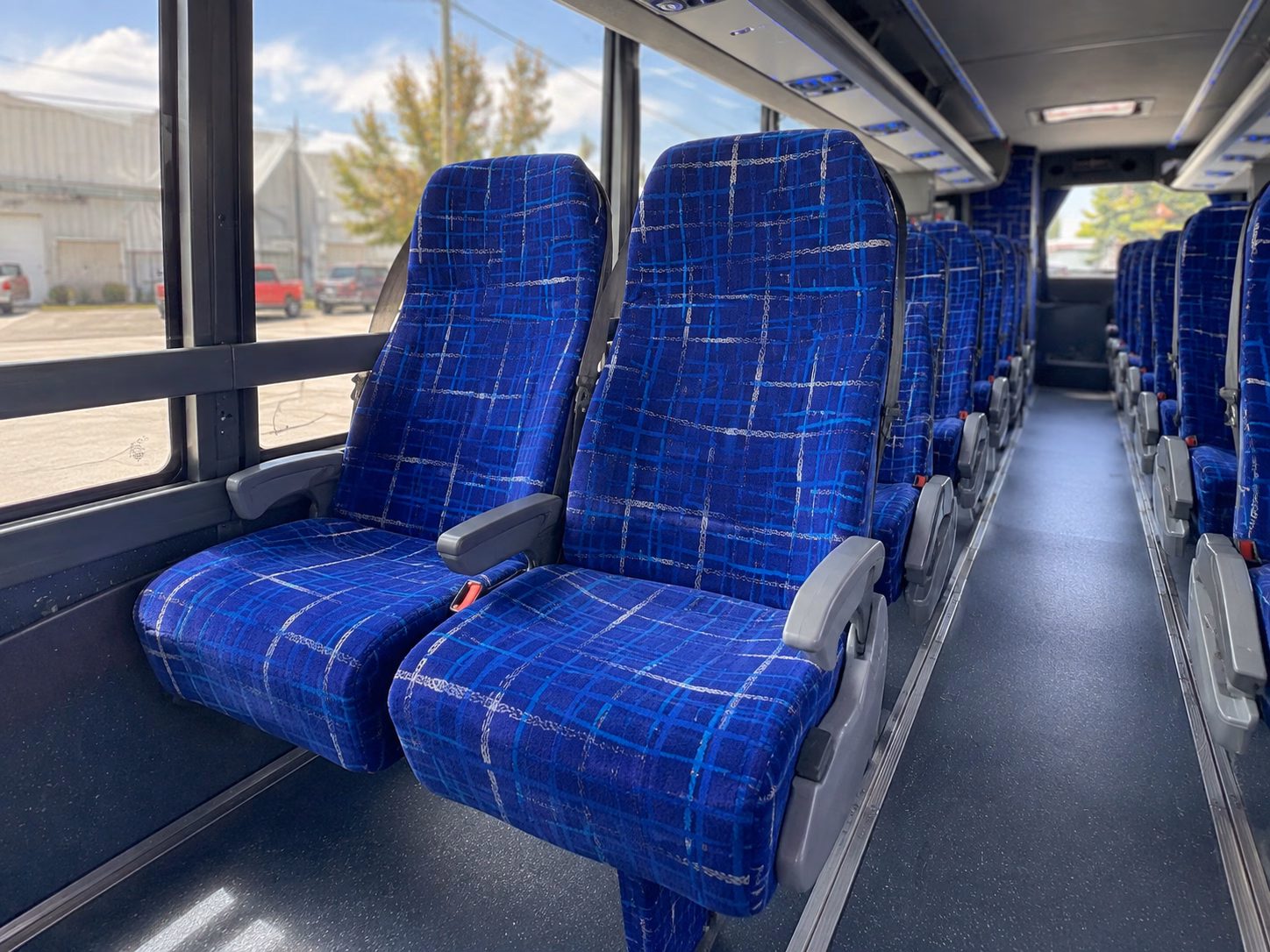 guest shuttle buses between scottsdale hotel blocks and your ceremony venue