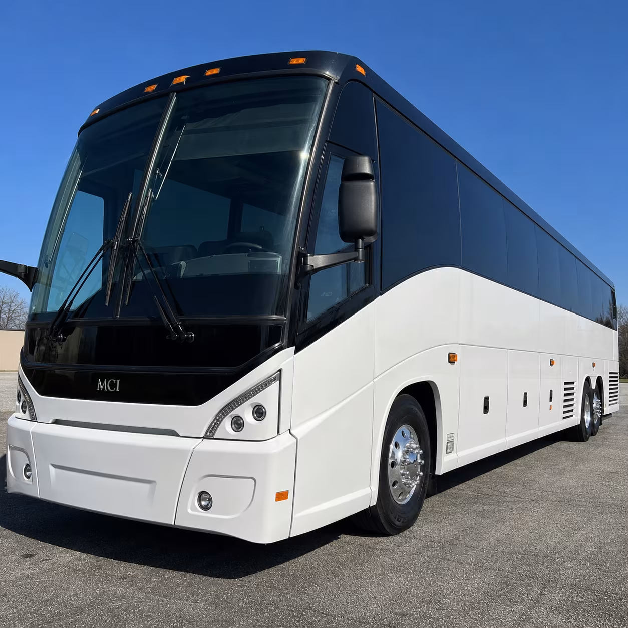 vanguard and financial services campus shuttle buses in north scottsdale